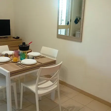 Bilocale Delle Robinie In Baia Apartment
