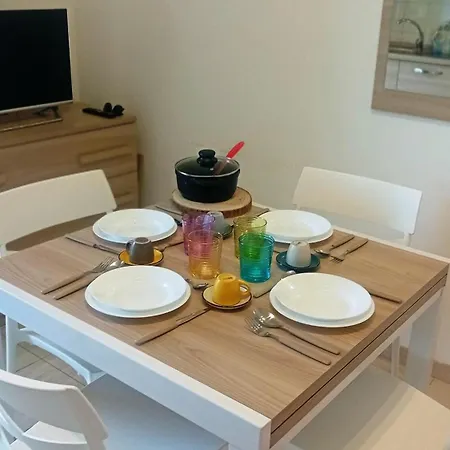 Apartment Bilocale Delle Robinie In Baia