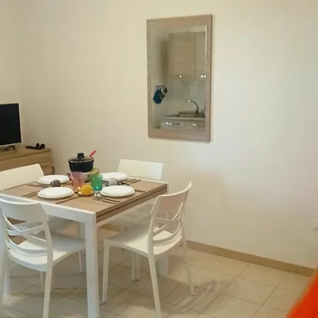 Apartment Bilocale Delle Robinie In Baia *
